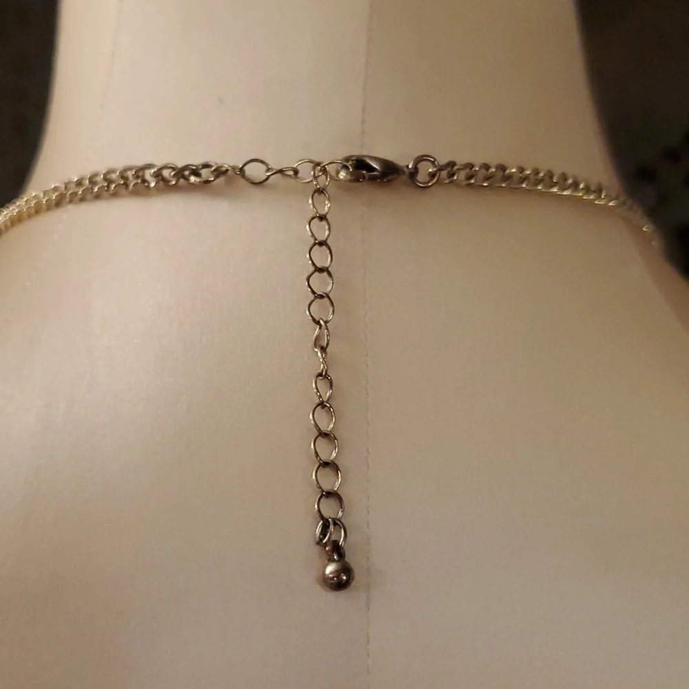 Pink and gold statement necklace - Picture 5 of 10